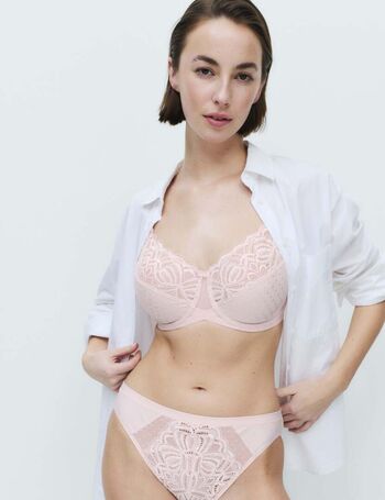 Amelie Manzoli