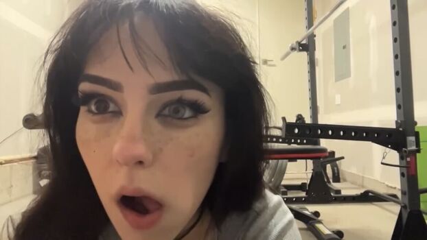 Awkspew_roo2