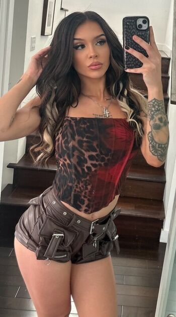 Cora Jade