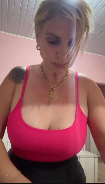 Felina_Cris