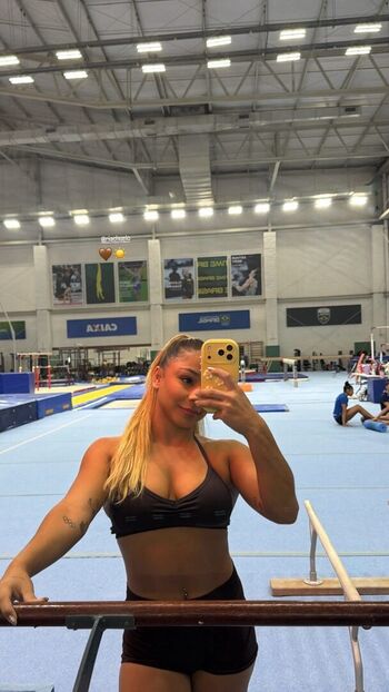 Flávia Saraiva