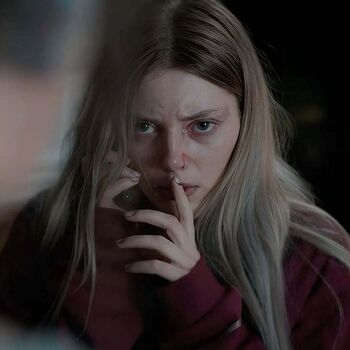 Grace Van Dien