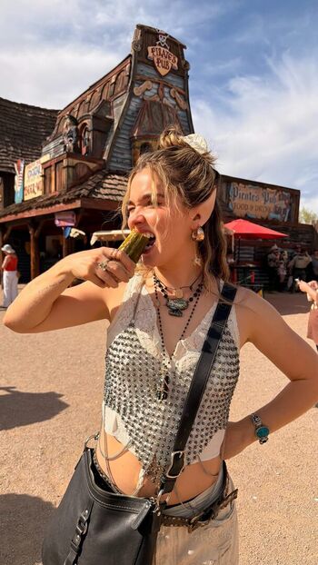 Haley Lu Richardson