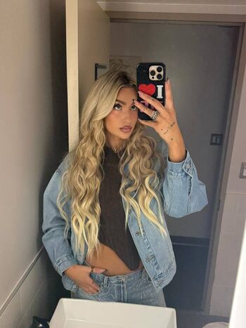 Izzi Dame