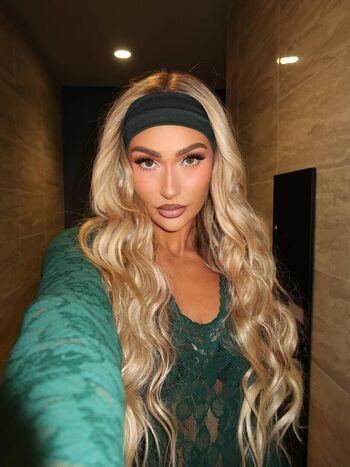 Izzi Dame