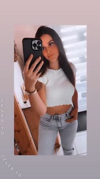 Lara B