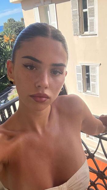 Leah Halton