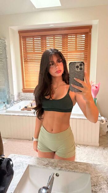Mikayla Campinos