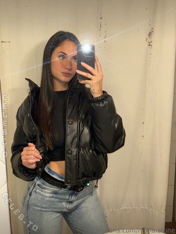 Nadia Stone