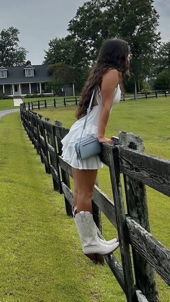 Phoebe Carles