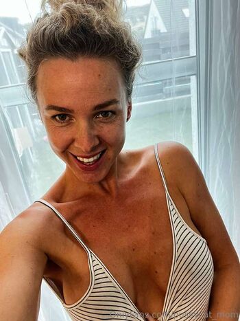 SwingerMom