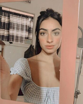 Valentina Buzzurro